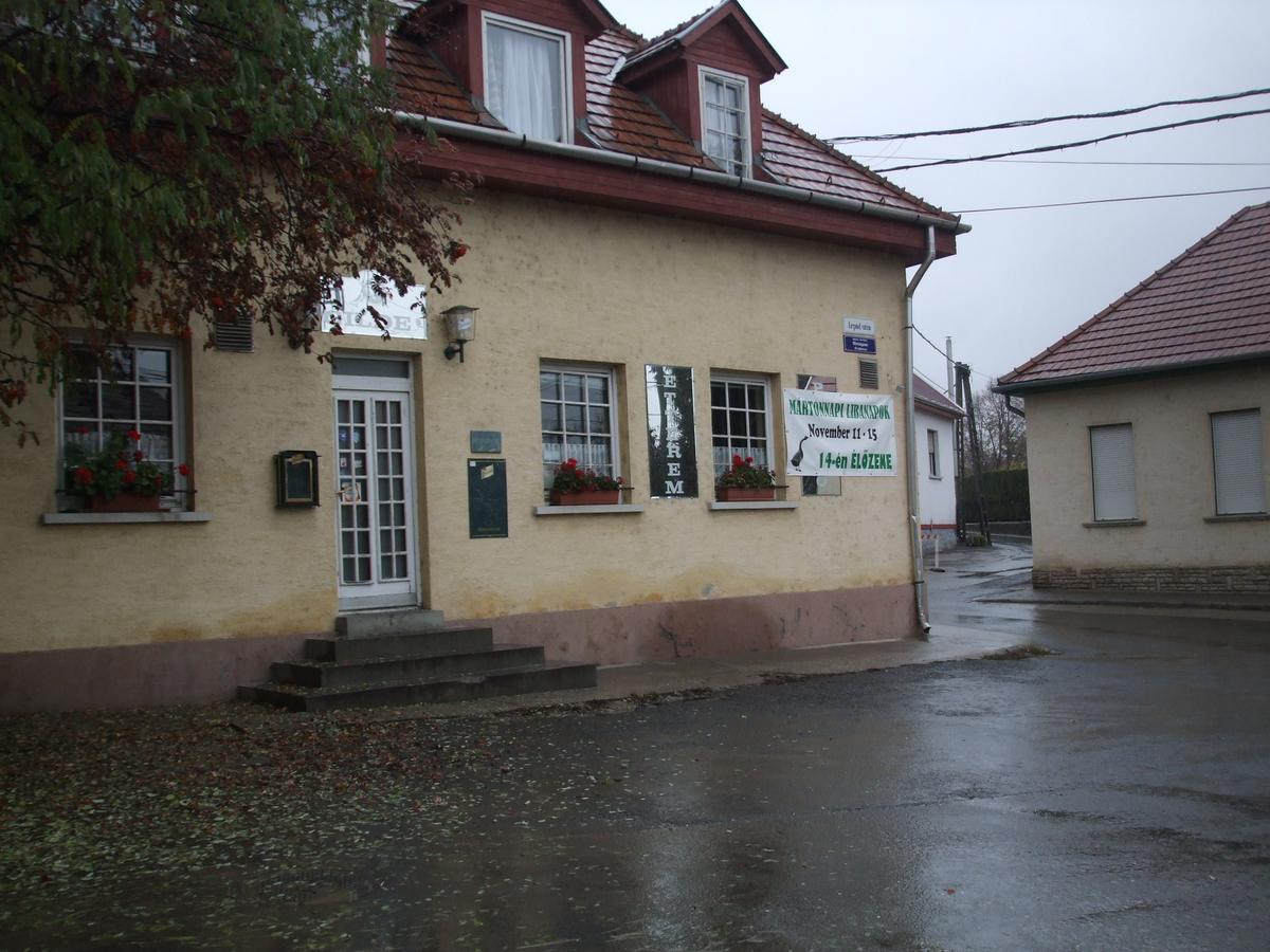 Bed and Breakfast Gilde Panzio Pilisvörösvár Exteriér fotografie